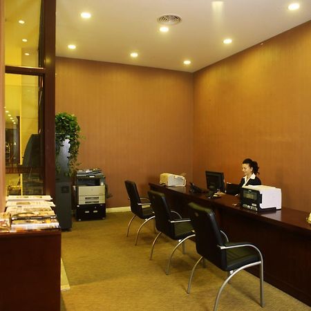 Shanghai Eiffelton Hotel Instalações foto